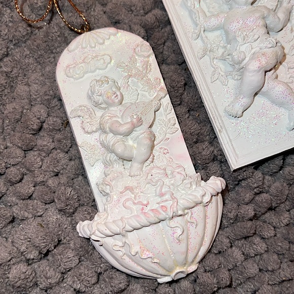 Vintage White Ornate Cherub Angel Pink Shimmer Gold String Set of Ornaments (4) - Picture 6 of 14